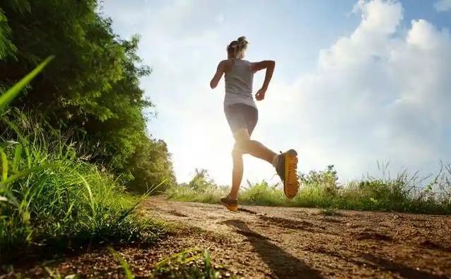 听着离你很 听着离你很