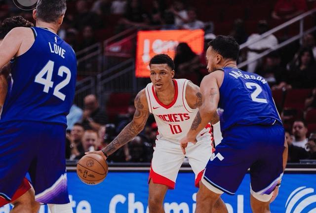 均篮板达到 均篮板达到