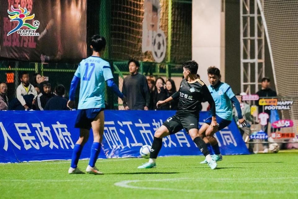 人们汇聚在, 松的氛围, ysrwI 人们汇聚在, 松的氛围, ysrwI